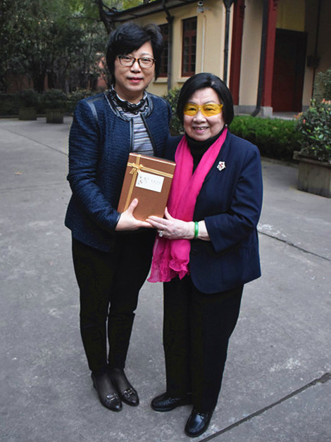 是台湾妇女届领袖人物,清末资产阶级启蒙思想家严复之孙女,台湾海基会