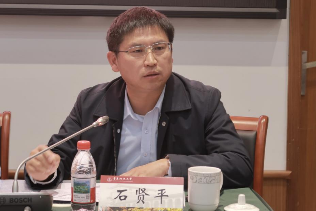 监察研究院执行院长石贤平，我校纪检监察学院教授魏昌东进行专业点评。