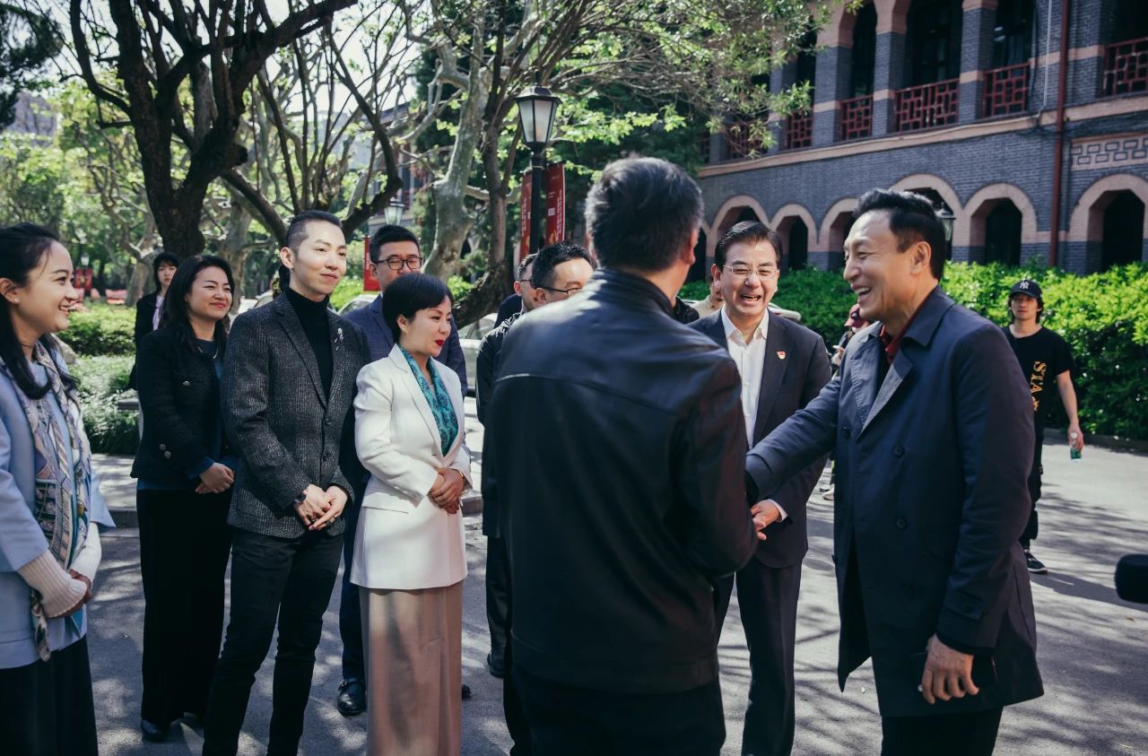 话剧《雷经天》主创见面会在校举行"党和人民的忠实儿女雷经天"专题